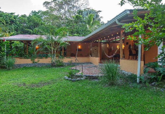 House in Playa Chiquita - Casa Raku - Beach Getaway, Monthly Stays Welcome