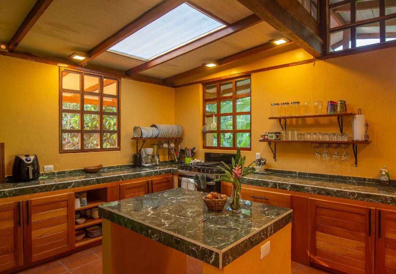 House in Playa Chiquita - Casa Raku - Beach Getaway, Monthly Stays Welcome