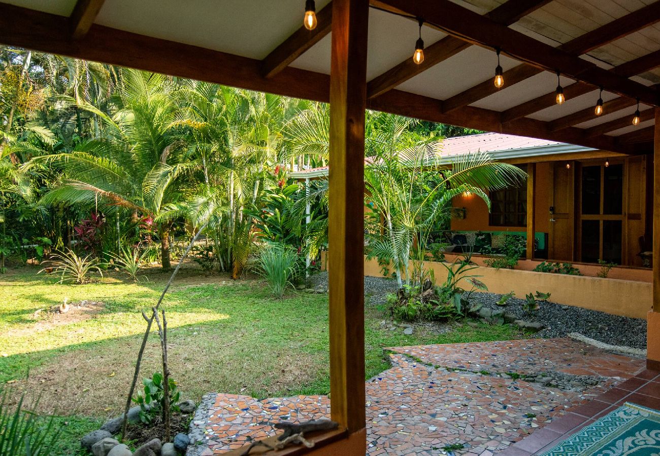 House in Playa Chiquita - Casa Raku - Beach Getaway, Monthly Stays Welcome