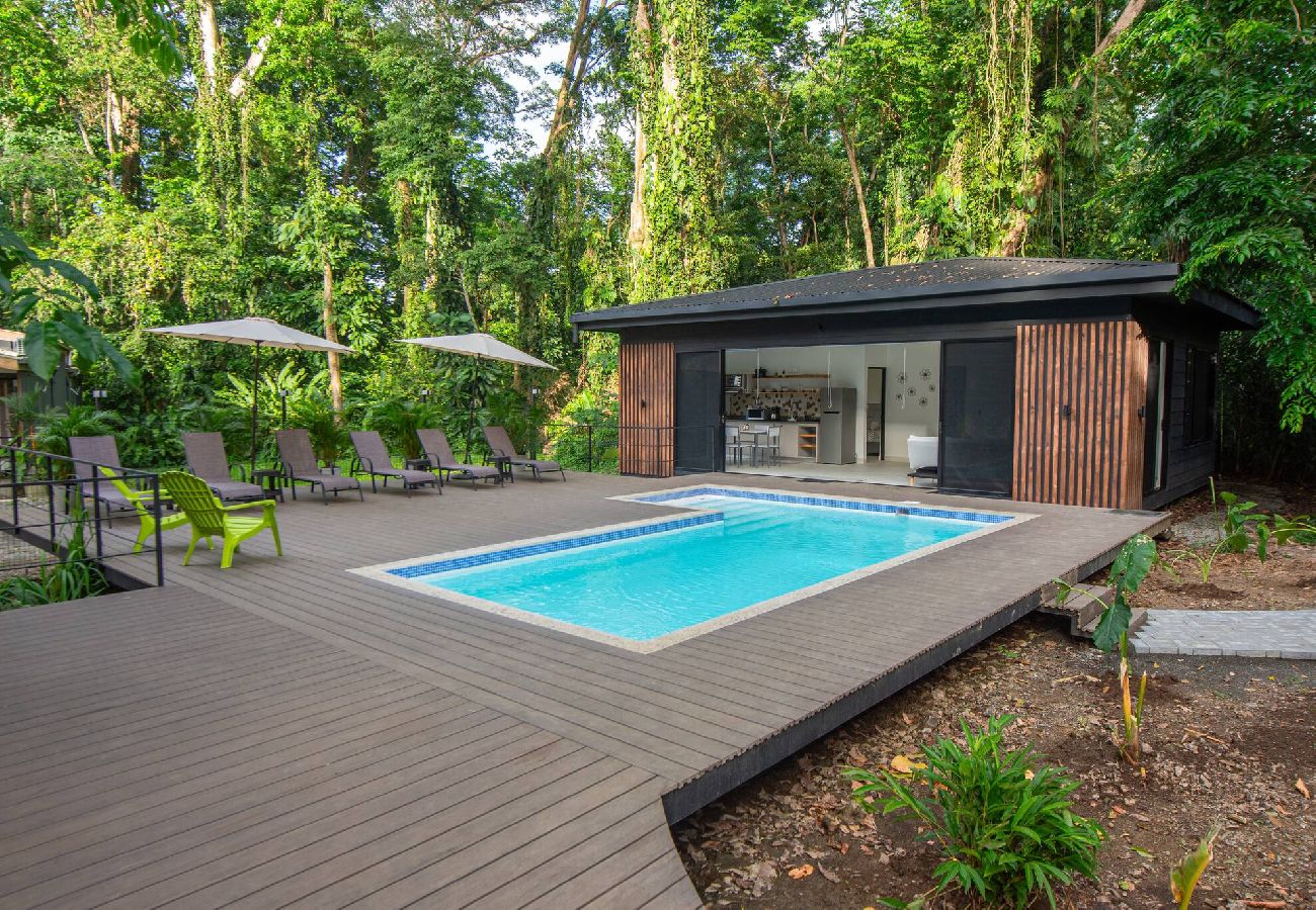 Villa in Playa Chiquita - Flor Silvestre Shared Pool 3 min walk to the Beach 